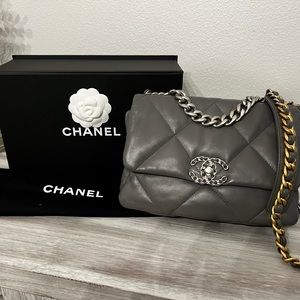 *SOLD* Chanel 19 Medium in Grey